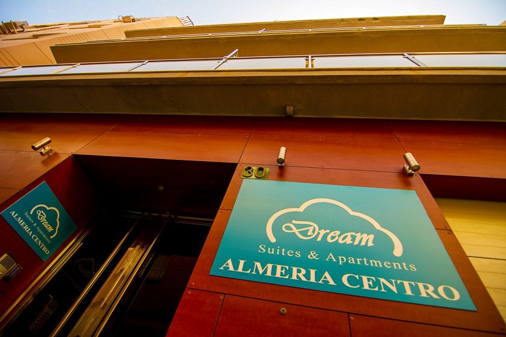 Dream Suites And Apartments Almeria Centro Exterior foto